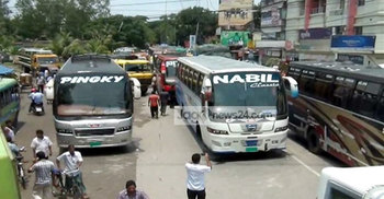 কুড়িগ্রামে সড়ক অবরোধ, যান চলাচল বন্ধ