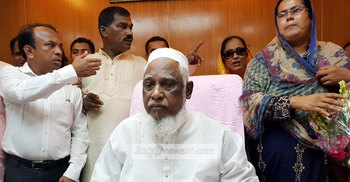 ৩ দিন পর ফের মেয়রের চেয়ারে মান্নান