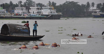 শীতলক্ষ্যায় উদ্ধার তৎপরতা দেখালো ফায়ার সার্ভিস