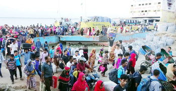 দৌলতদিয়ায় ভোগান্তি না থাকায় খুশি যাত্রীরা