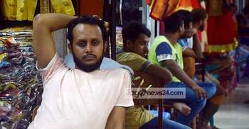 ব্যবসা গুটিয়ে নিচ্ছেন তারা