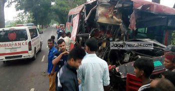 গোপালগঞ্জে দুই বাসের সংঘর্ষে নিহত ৪