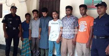 হাতীবান্ধায় ইয়াবা সেবনের সময় সেনা সদস্যসহ আটক ৬ 