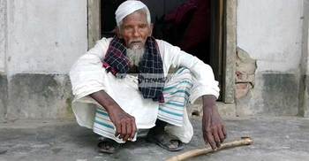 এবার বয়স্ক ভাতা না পেলে আত্মহত্যা করব