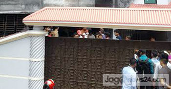 রাঙামাটিতে আগুনে ১০টি গাড়ি ভস্মীভূত