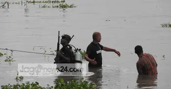 শীতলক্ষ্যা নদী থেকে ৫টি এসএমজি রাইফেল উদ্ধার