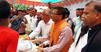 শরীয়তপুরে ঝড়ে ক্ষতিগ্রস্তদের সহযোগিতা