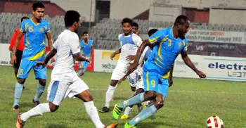পেনাল্টি গোলে রক্ষা আবাহনীর