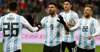 Aguero strikes late against Russia