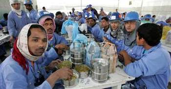 ভ্যাটের চাপে আমিরাত প্রবাসীরা