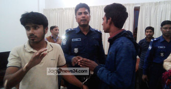 কলেজছাত্রীকে তুলে নিতে গিয়ে দুই বখাটের কাণ্ড