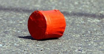 কুড়িয়ে পাওয়া ককটেল বিস্ফোরণে ৩ শিশু আহত