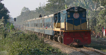 কালিহাতীতে ট্রেনে কাটা পড়ে দু’জনের মৃত্যু