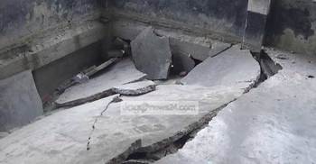 বিদ্যালয় ভবনের মেঝে ধস, নতুন বই নিতে আসেনি শিক্ষার্থীরা