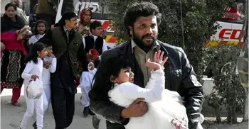 8 killed in suicide attack on church in Pakistan