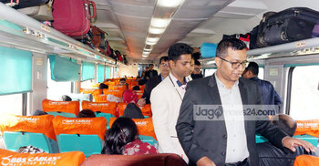 টিকিট ছাড়া ট্রেনে যাত্রা, ১ লাখ টাকা জরিমানা আদায়