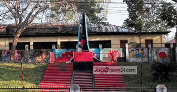 আজ খাগড়াছড়িতে ওড়ে মুক্তির পতাকা