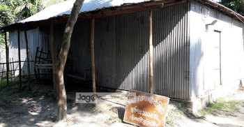 স্কুল নেই তবুও পিইসি পরীক্ষায় শিক্ষার্থীরা