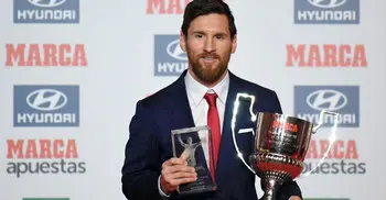 Messi accepts Marca’s award for best player in La Liga