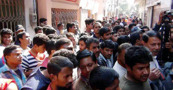 নওগাঁয় গৃহবধূকে গলা কেটে হত্যা