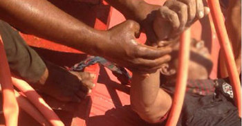 ট্যাংক লরির ট্যাংকে হেলপারের মরদেহ