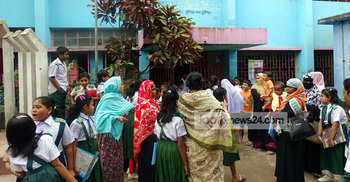 প্রাথমিকের প্রশ্ন ফাঁস : মুন্সীগঞ্জে নতুন প্রশ্নে পরীক্ষা শুরু