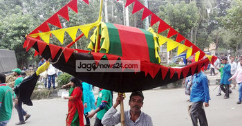 রিকশাচালকের নৌকা প্রেমের গল্প