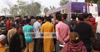 ঠাকুরগাঁওয়ে বাস নিয়ন্ত্রণ হারিয়ে ৩ জনের মৃত্যু