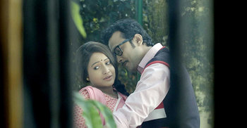 সত্তর দশকের প্রেমের গল্পের ভিডিওতে সখি