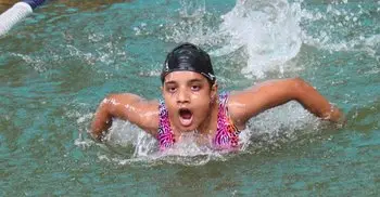 Age Group Women’s Swimming begins