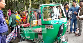 টাঙ্গাইলে বাস-অটোরিকশা সংঘর্ষে দুই নারী নিহত