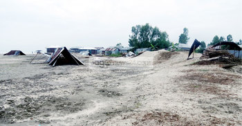 উচ্ছেদ আতঙ্কে ৫ হাজার পরিবার