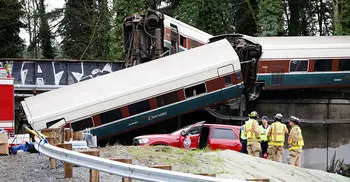 6 killed in Washington train derailment