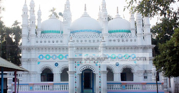 ২০০ বছরের পুরনো মসজিদ ও কবরস্থান বেদখল!