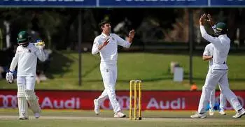 Bangladesh display ridiculous batting on day two against SA
