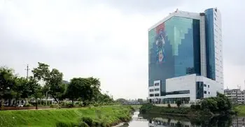 BGMEA gets 7 months to demolish building