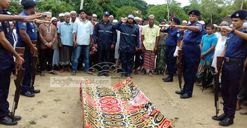 পতাকার বদলে বিছানার চাদরে মুক্তিযোদ্ধাকে গার্ড অব অনার!