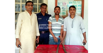 কুড়িগ্রামে অস্ত্রসহ ১৭ মামলার আসামি গ্রেফতার