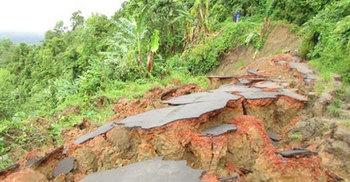 পাহাড়ের মাটি ভেঙে বেরিয়ে এল যুবদল নেতার মরদেহ