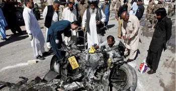Pakistani Taliban suicide bomber rams police truck, kills 7