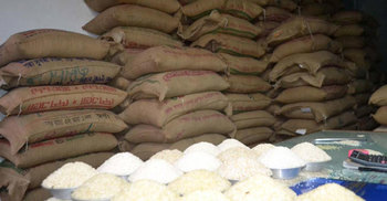 ঈশ্বরদীর জয়নগরে চালের বাজার এখনও অস্থিতিশীল