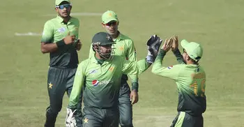 Sarfraz reports fixing offer made to him