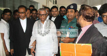 সিলেটে ফুটপাত দখলকারীদের তালিকা আদালতে জমা দিলেন মেয়র