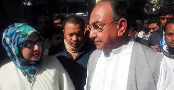 Abbas couple decide to abstain from voting