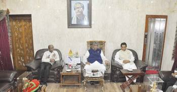 বিএনপির জন্য মঞ্চ করে দেবেন খন্দকার মোশাররফ