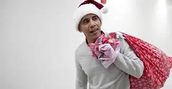 Obama delights sick children as Santa