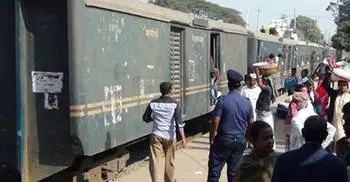 বিনা টিকিটে রেল ভ্রমণ, ৫৫০ যাত্রীর জরিমানা