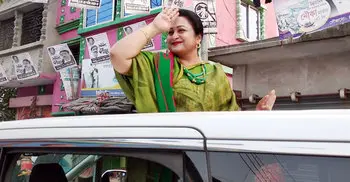 লিপির নেতৃত্বে নৌকার মিছিল