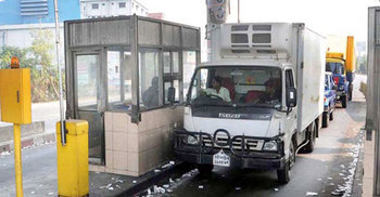 টোল আদায়ের কম্পিউটার বিকল, বঙ্গবন্ধু সেতুতে দুর্ভোগে যাত্রীরা