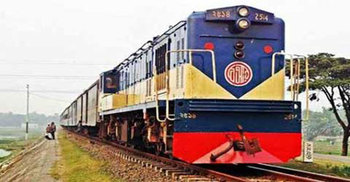 চার ঘণ্টা পর ট্রেন চলাচল শুরু